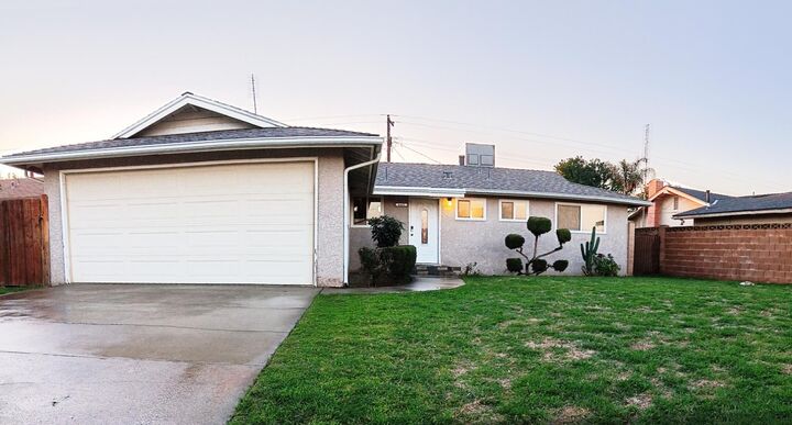 Property Photo:  4461 N Manila Avenue  CA 93727 