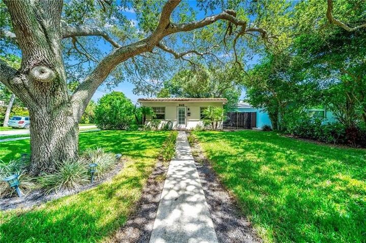 945 SW 19th St  Fort Lauderdale FL 33315 photo