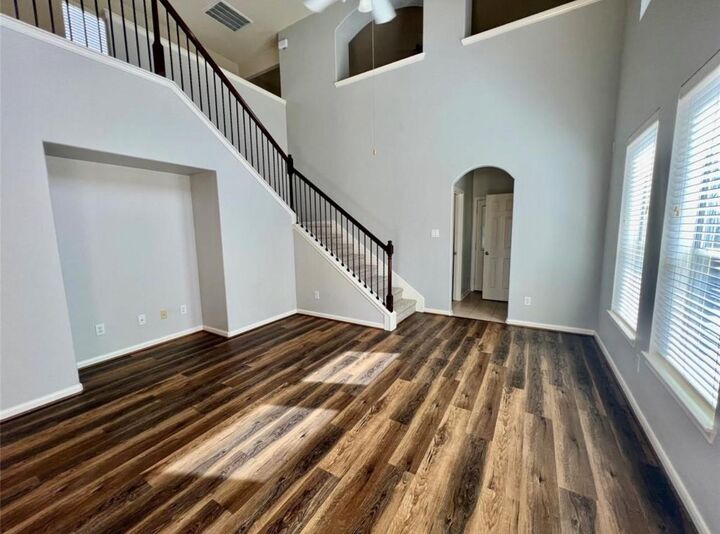 Property Photo: 10511 Rustling Villas Lane TX 77075