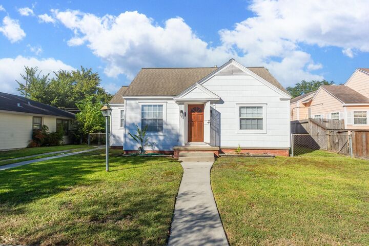 Property Photo:  7447 Magnolia Street  TX 77023 