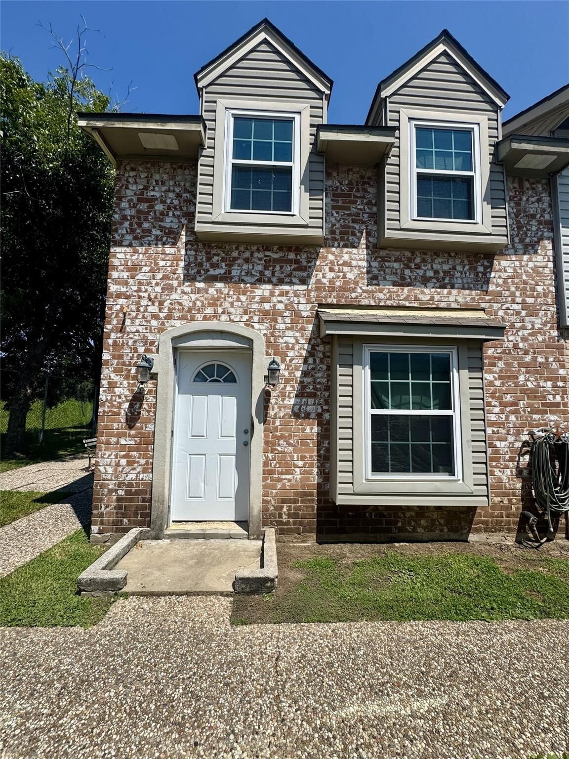Property Photo:  1911 Sherwood Forest Street 17  TX 77043 
