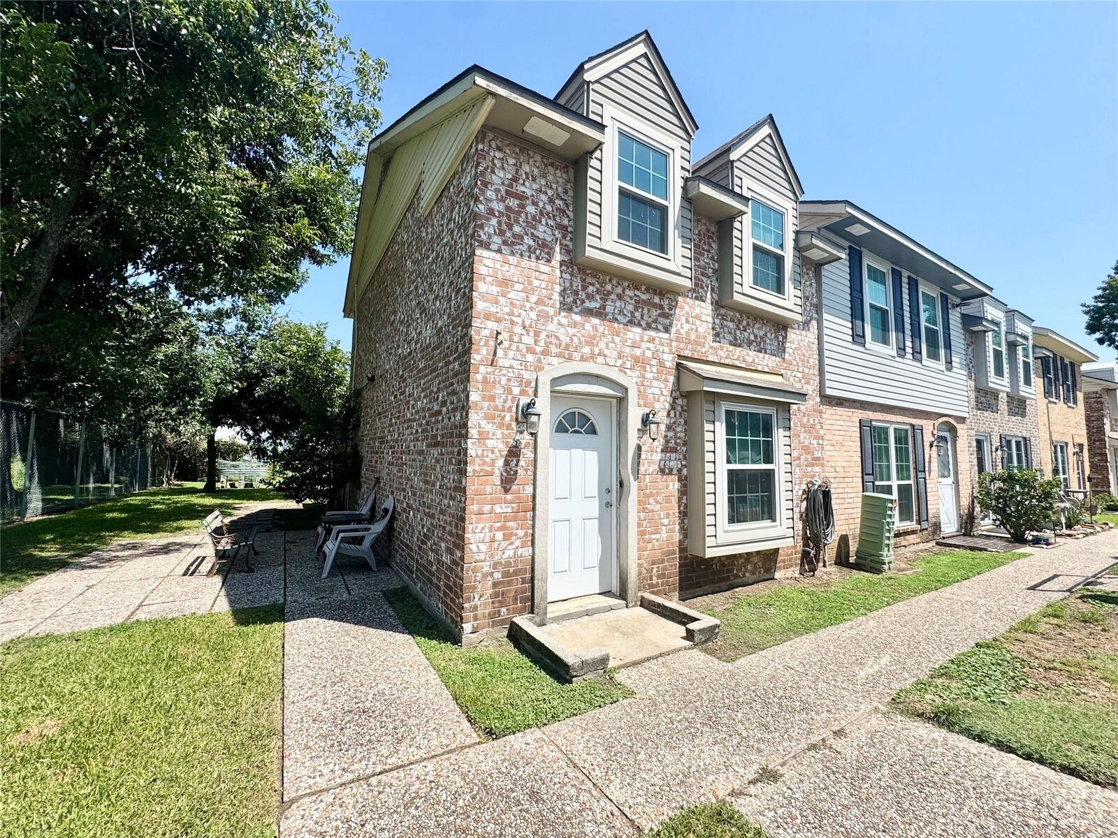 Property Photo:  1911 Sherwood Forest Street 17  TX 77043 