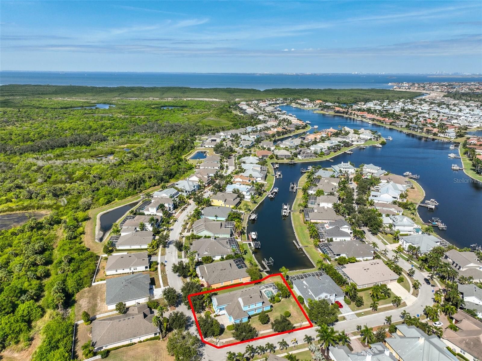 Property Photo:  613 Manns Harbor Drive  FL 33572