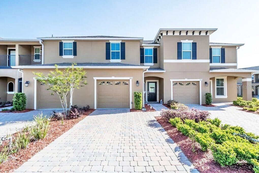 Property Photo:  102 Wentworth Grande Drive  FL 32124 