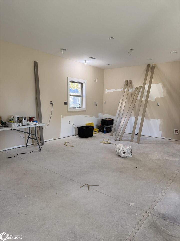 Property Photo:  1108 Willow Avenue  IA 52601 