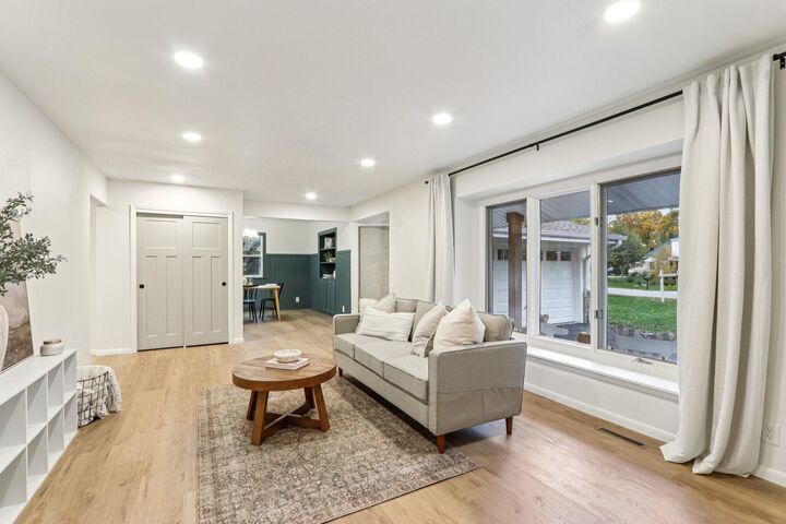 Property Photo:  21710 Astolat Dr  WI 53045 