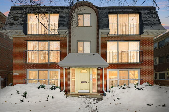 Property Photo: 5543 W Higgins Avenue 1 IL 60630