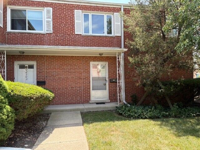 Property Photo:  2501 Crawford Avenue  IL 60201 