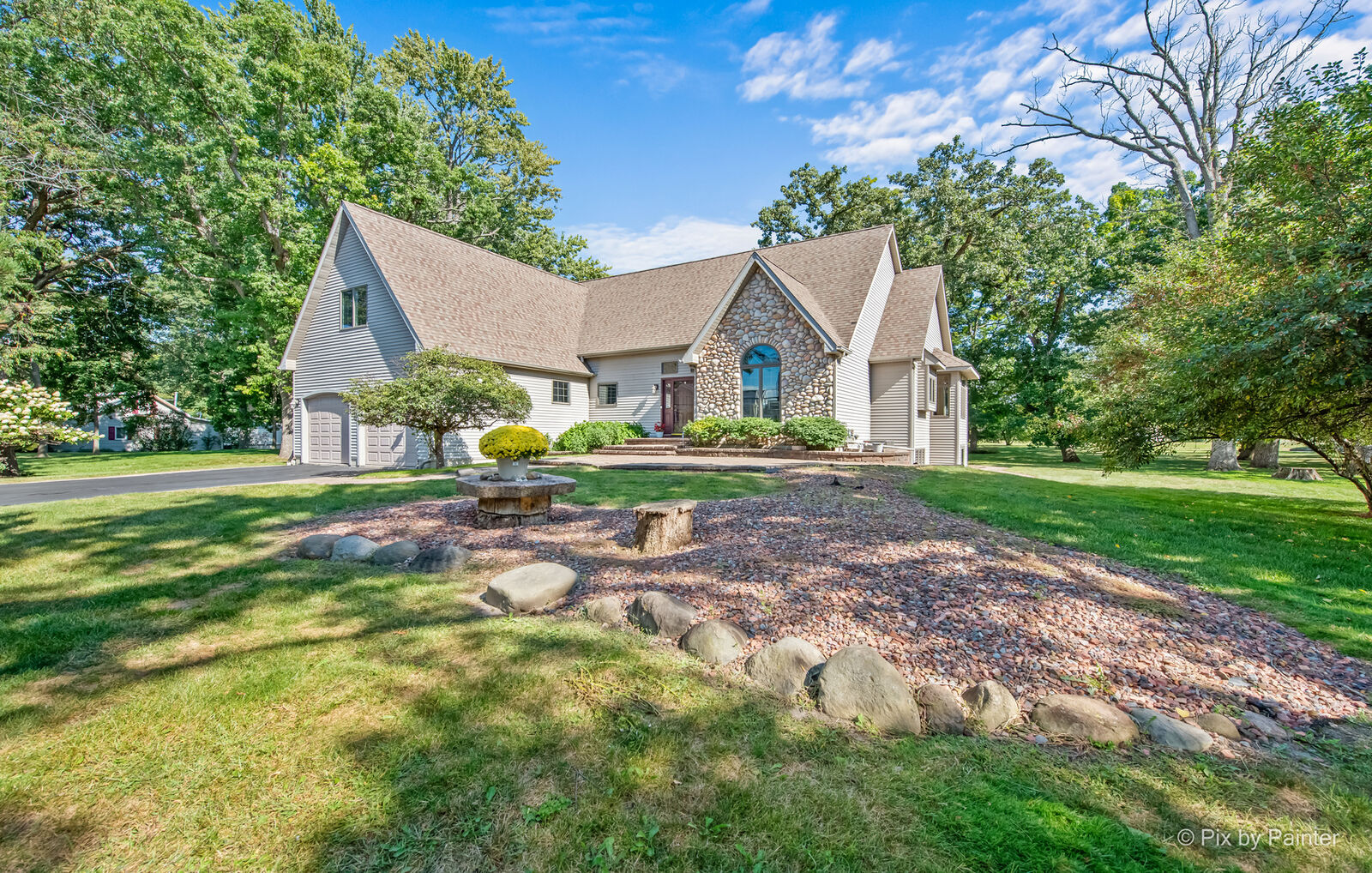 Property Photo: 1901 River Terrace Drive IL 60051