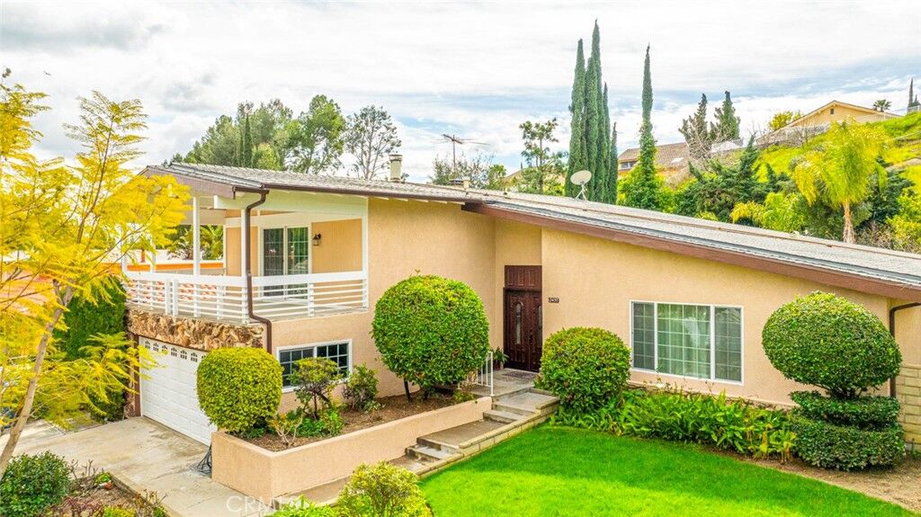 Property Photo: 12457 Bradford Place CA 91344