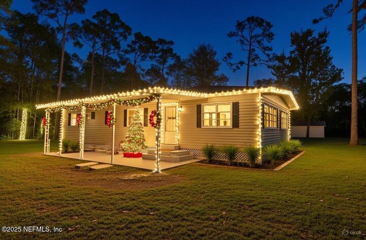 Property Photo: 600 Palmetto Street FL 32193