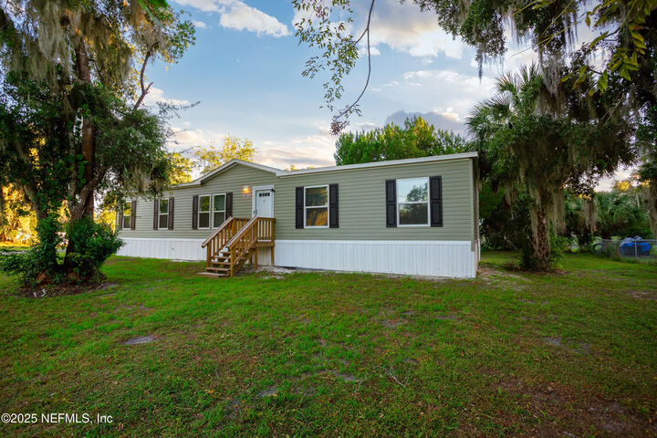 Property Photo:  1001 Shell Street  FL 32193 