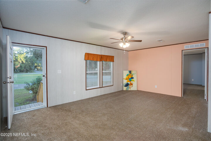 Property Photo:  1001 Shell Street  FL 32193 