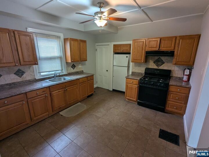 Property Photo:  75 Patterson Street  NJ 07642 