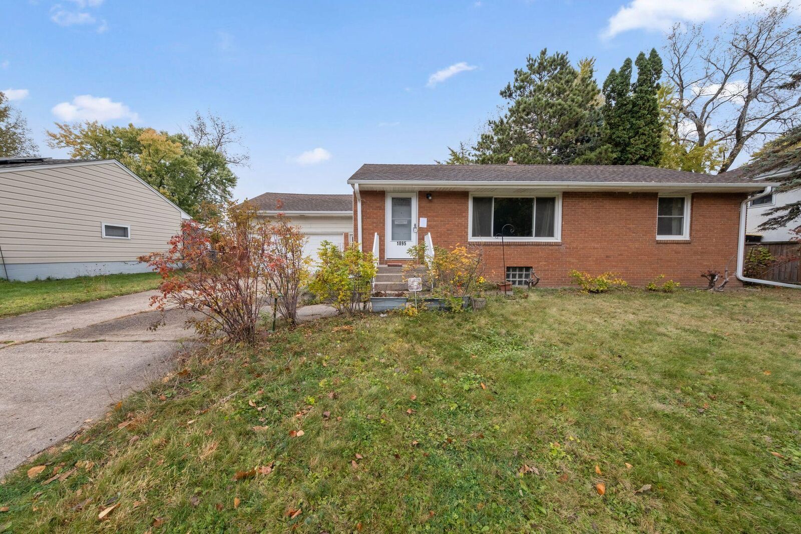 Property Photo:  1895 Shryer Avenue W  MN 55113 