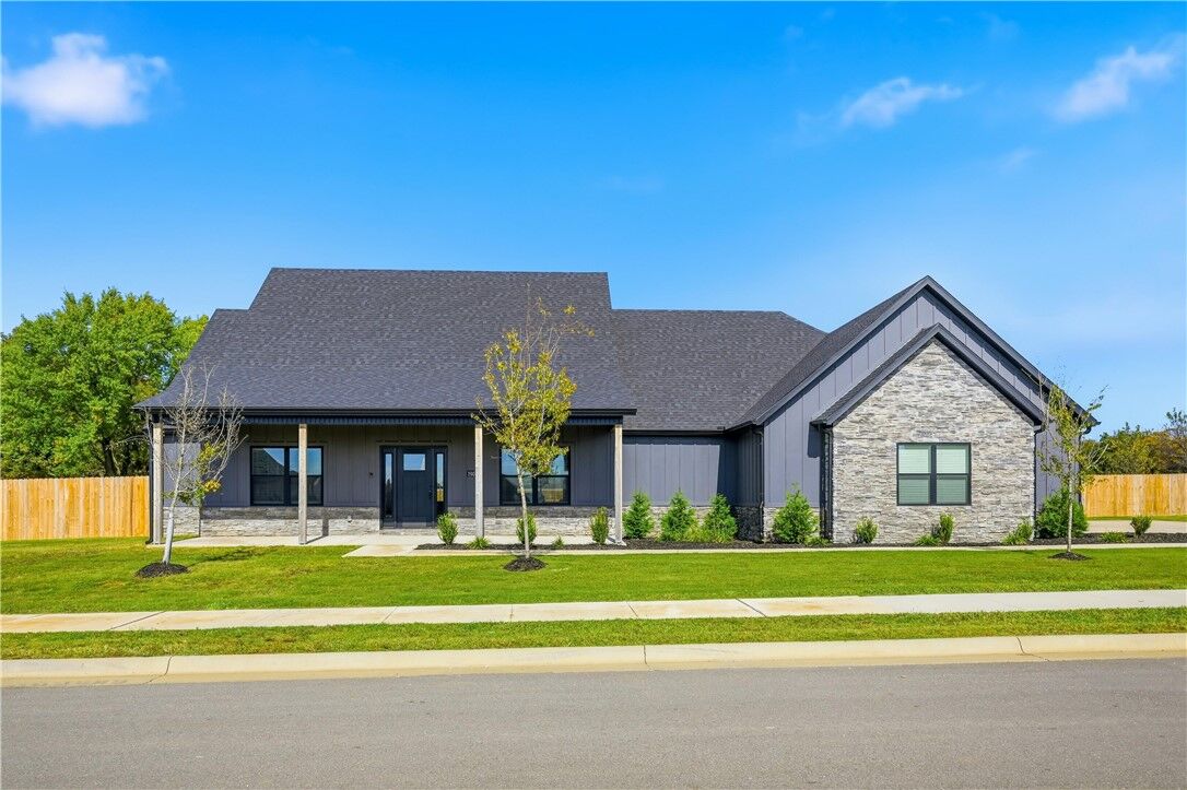 Property Photo: 1900 Strong Avenue AR 72751