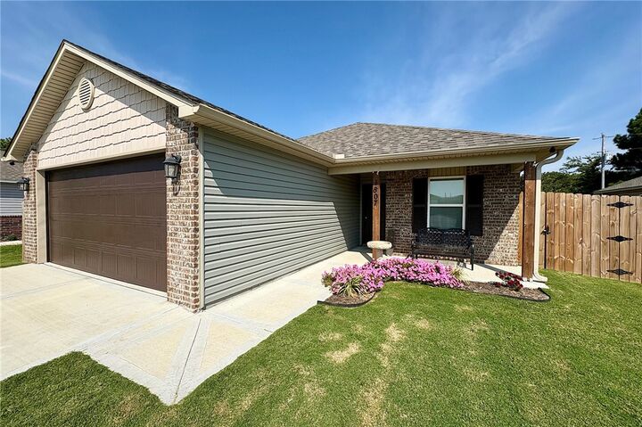 1807 E Annette  Siloam Springs AR 72761 photo