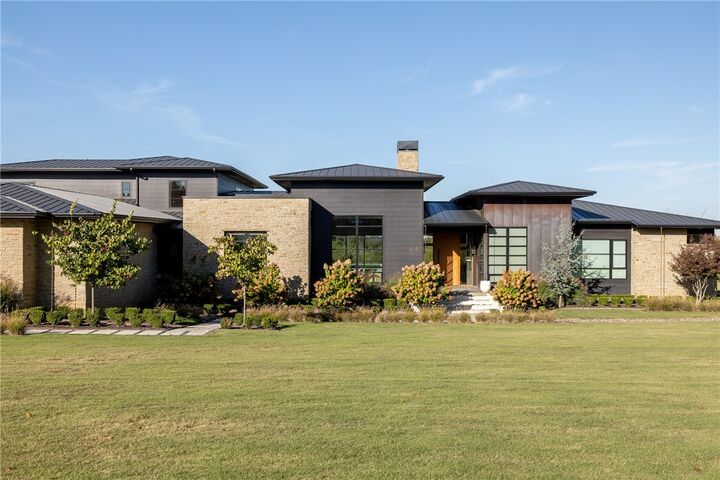 Property Photo:  4631 E Bridgewater Lane  AR 72703 