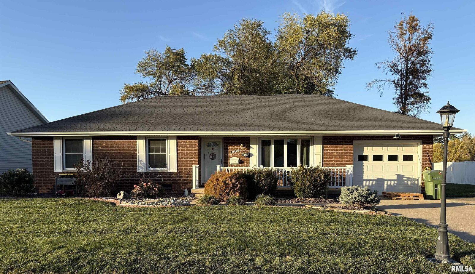 Property Photo: 1800 Frazier Street IL 62801