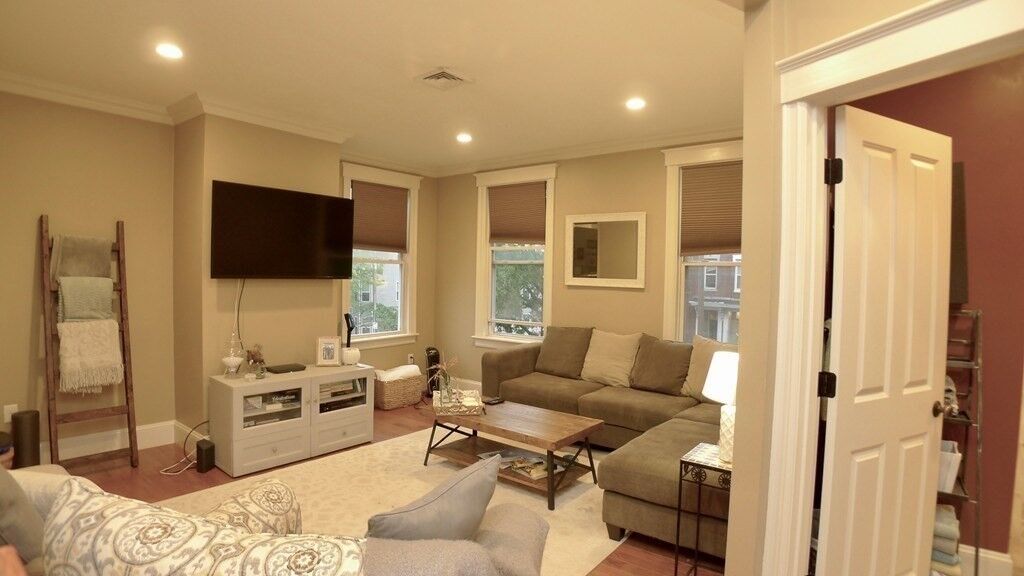 Property Photo:  10 Savin Hill Ave 2  MA 02125 