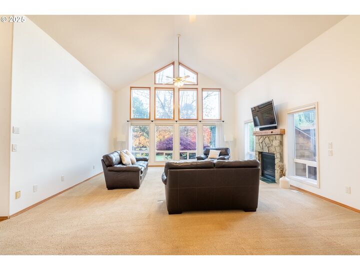 Property Photo:  8925 SW 80th Ave  OR 97223 