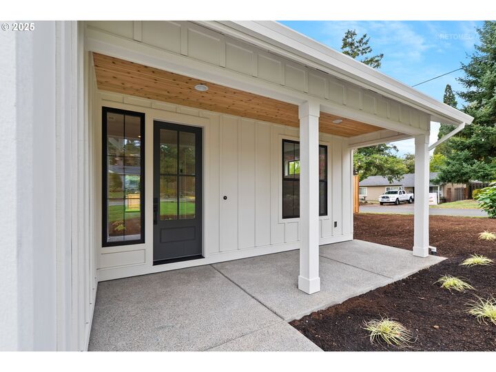 Property Photo: 12760 SW Douglas St OR 97225