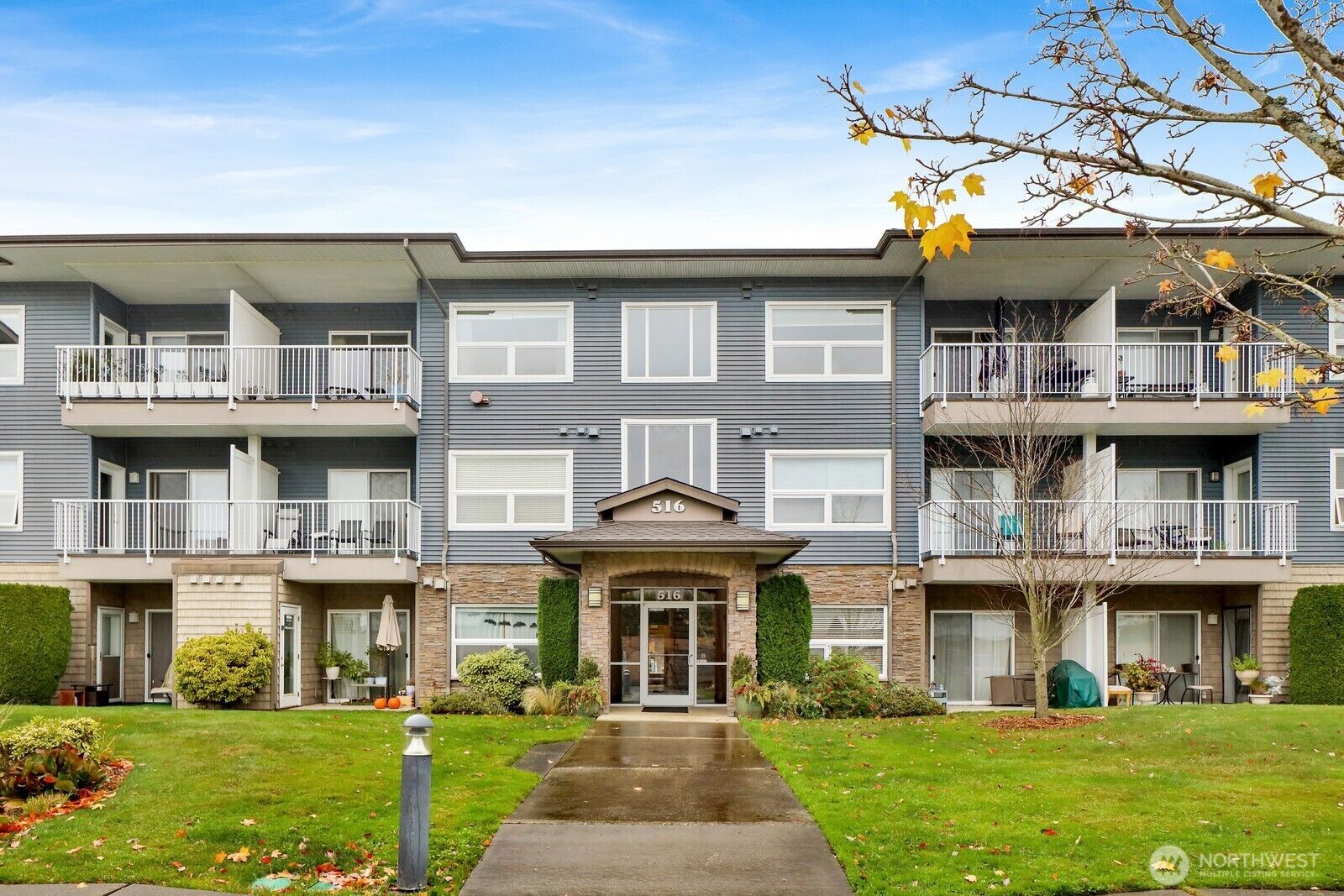 Property Photo: 516 Darby Drive 104 WA 98226