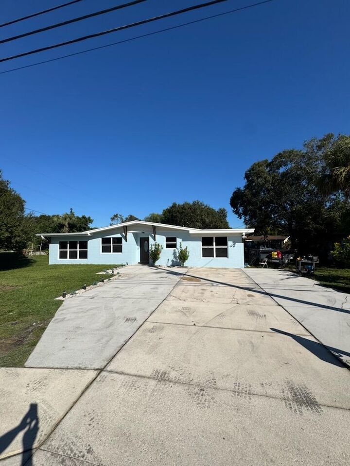 2140 Cortez Boulevard  Fort Pierce FL 34982 photo