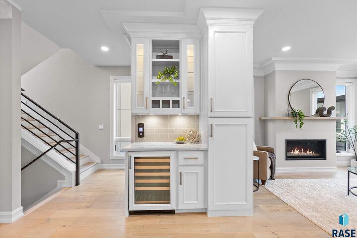 Property Photo: 2810 S Oriya Pl Place SD 57106