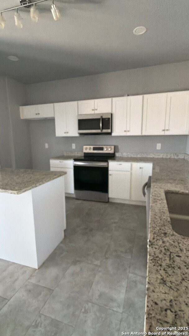 Property Photo:  517 Lazy Oak  TX 78121 