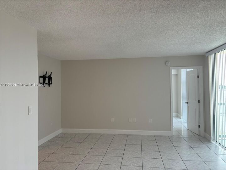 Property Photo: 2055 SW 122nd Ave 506 FL 33175