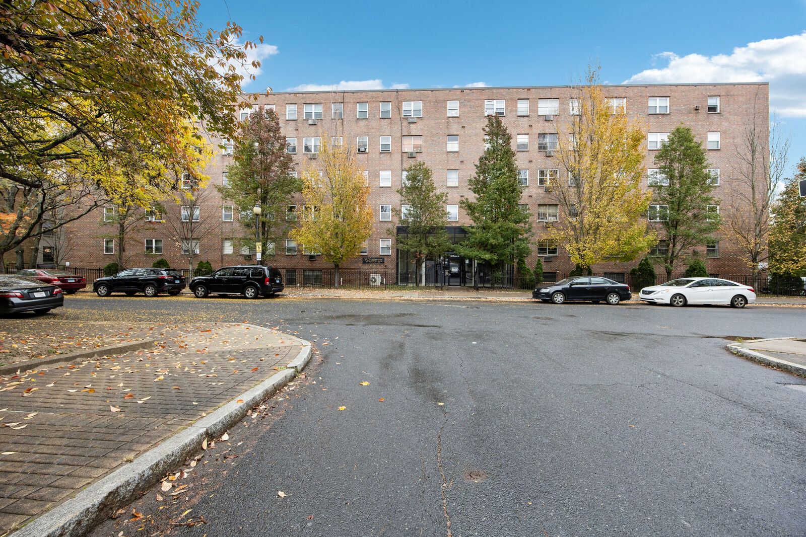 Property Photo: 40 Owen Street Apt A3 CT 06105