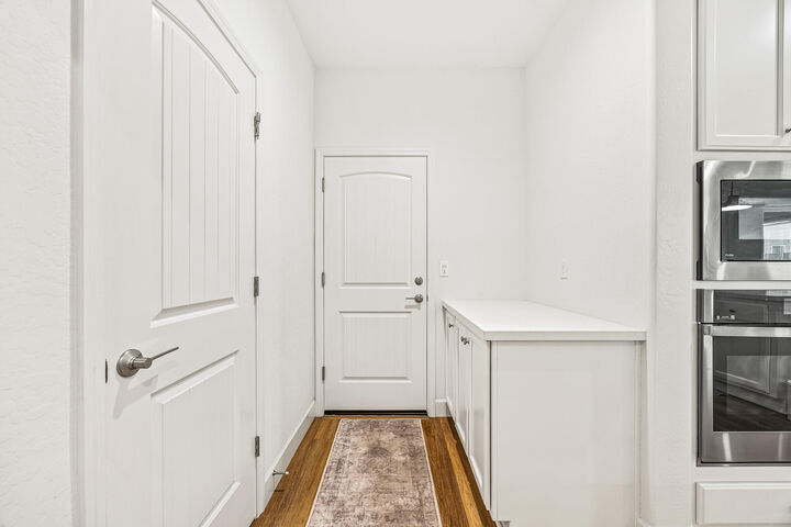 Property Photo:  3012 Sand Hills Avenue  CA 93274 