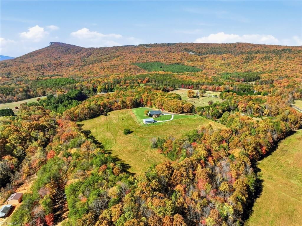 Property Photo: 1462 Overby Road NC 27052