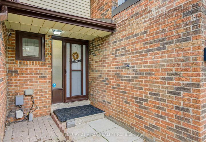 Property Photo:  5 McCallum Court 5  ON L6W 3M4