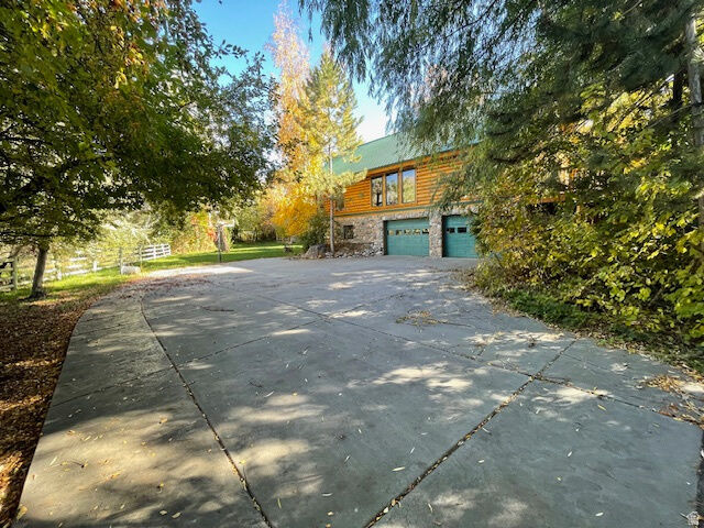 Property Photo: 187 N Waterhole Way E UT 84029