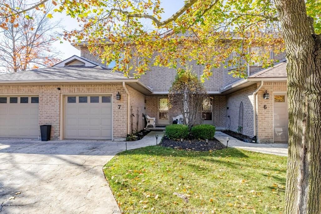 Property Photo:  70 Glenroy 7  ON N5Z 4W9 