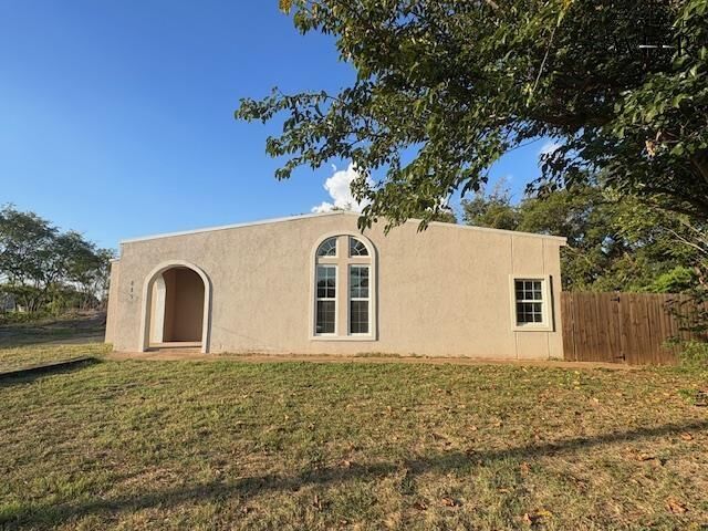 Property Photo:  815 E 3rd Street  TX 76354 