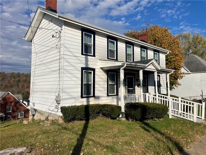 Property Photo:  624 4th St  PA 15063 