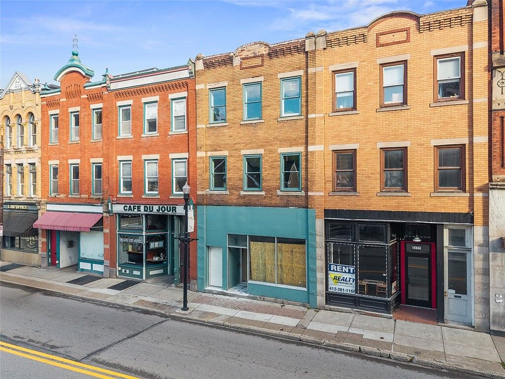 Property Photo: 1109 E Carson St PA 15203