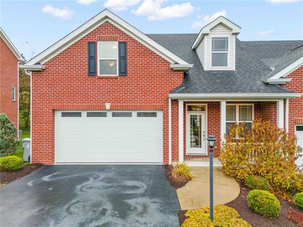 Property Photo: 104 Anderson Station PA 15367