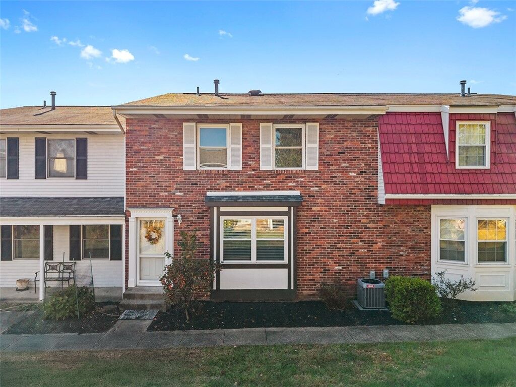 Property Photo:  1710 Parsonage Lane  PA 15102 