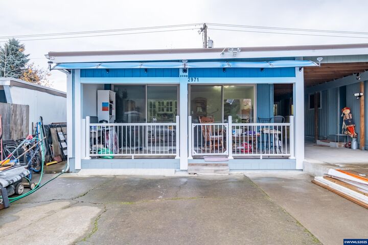 Property Photo: 2973 &Amp 2971 Surfwood Dr NE OR 97305