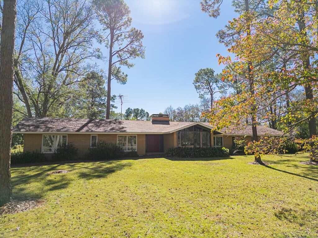 Property Photo:  4912 Holly Hill Road  GA 31721 