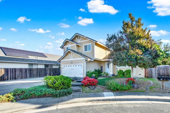 Property Photo:  985 Chalice Court  CA 94533 