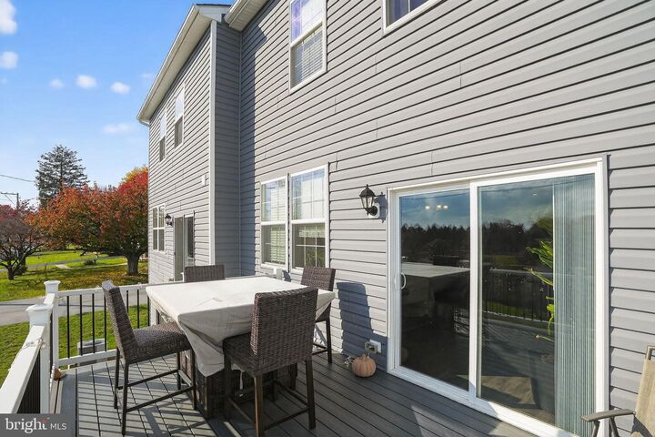 Property Photo: 1013 Turnstone Drive PA 18051