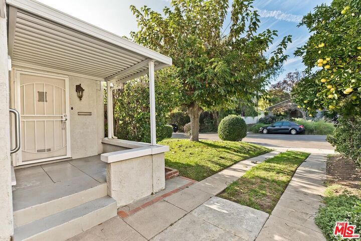 3018 Ingledale Ter  Los Angeles CA 90039 photo