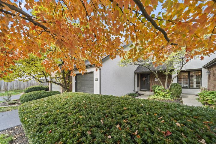 Property Photo:  6752 Willow Grove E Place  OH 43017 