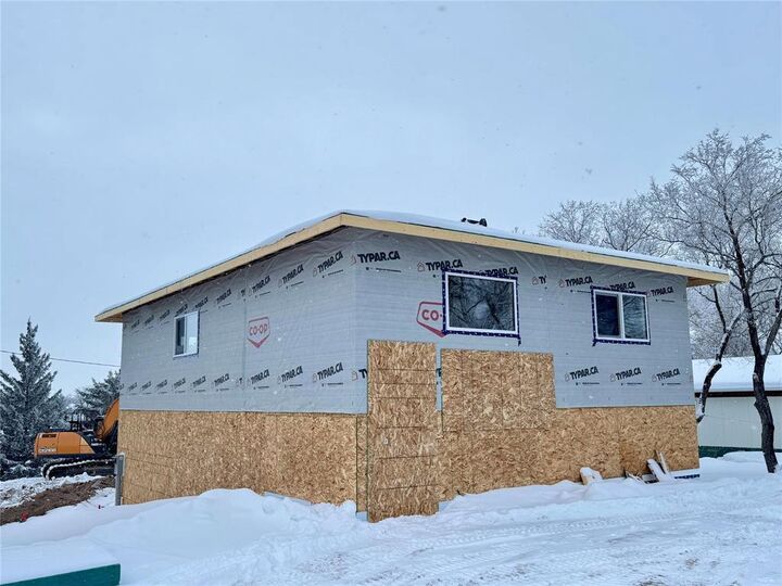 Property Photo:  209 Lorne Avenue  MB R0J 0B0 