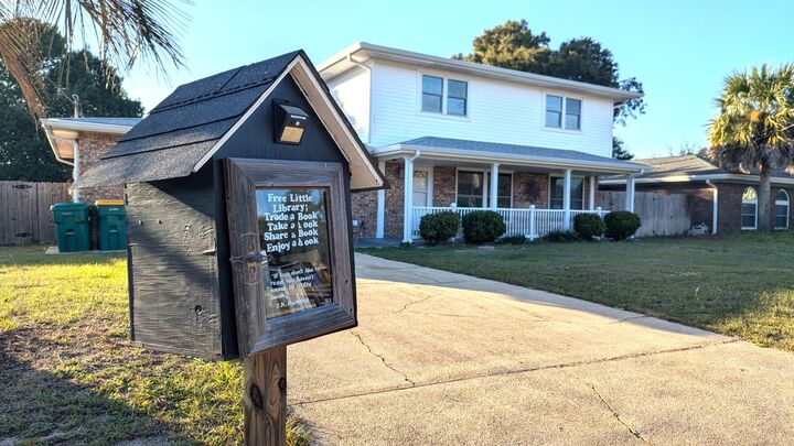 Property Photo:  12 W Casa Loma Drive  FL 32569 